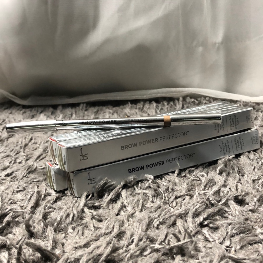 Makeup bundle